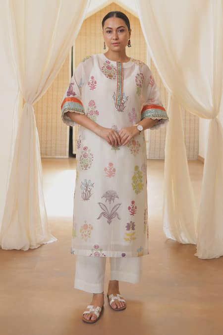 Rekha Agra White Silk Chanderi Floral Kurta Set 