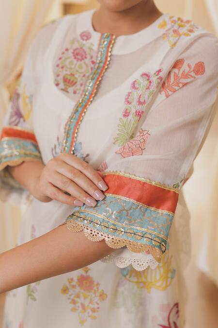 Buy_Rekha Agra_White Chanderi, Cotton Embroidery Round Neck Silk Floral Kurta Set _Online_at_Aza_Fashions