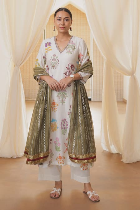 Rekha Agra White Floral A-Line Kurta Set 