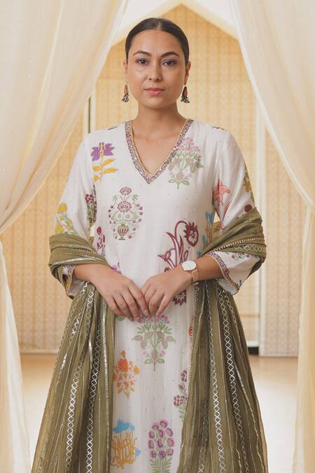 Shop_Rekha Agra_White Mukaish, Chanderi, Cotton Embroidery, Gota Patti Floral A-line Kurta Set _Online_at_Aza_Fashions