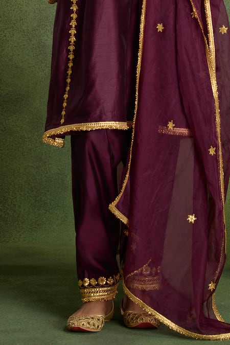 saina kapoor Wine Chanderi Embroidery Split V-neck Choga Kurta Set Online at Aza Fashions saina kapoor_Wine Chanderi Embroidery Split V-neck Choga Kurta Set _Online_at_Aza_Fashions