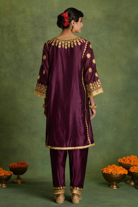Shop saina kapoor Wine Chanderi Embroidery Split V-neck Choga Kurta Set at Aza Fashions Shop_saina kapoor_Wine Chanderi Embroidery Split V-neck Choga Kurta Set _at_Aza_Fashions