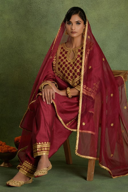 Buy saina kapoor Purple Chanderi Embroidery Keyhole Neck Choga Kurta Set Online at Aza Fashions Buy_saina kapoor_Purple Chanderi Embroidery Keyhole Neck Choga Kurta Set _Online_at_Aza_Fashions