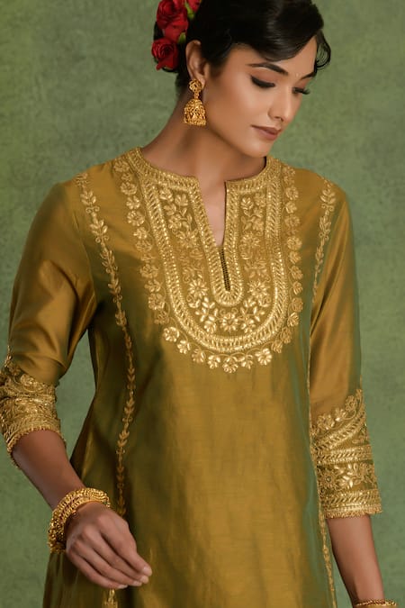 Buy_saina kapoor_Green Chanderi Embroidery Split V-neck Kurta Set _Online_at_Aza_Fashions