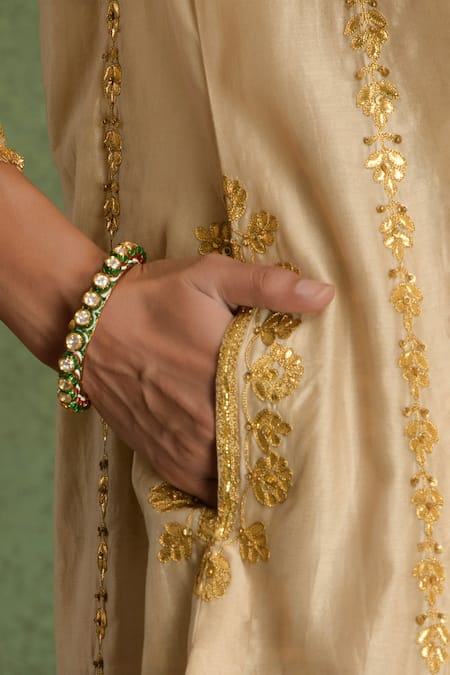 saina kapoor Beige Chanderi Embroidery, Zari Round Neck Choga Set Online at Aza Fashions saina kapoor_Beige Chanderi Embroidery, Zari Round Neck Choga Set _Online_at_Aza_Fashions