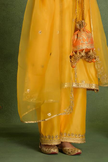 saina kapoor_Yellow Chanderi Embroidery Split V-neck Kurta Set _Online_at_Aza_Fashions