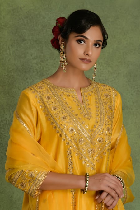 Buy_saina kapoor_Yellow Chanderi Embroidery Split V-neck Kurta Set _Online_at_Aza_Fashions