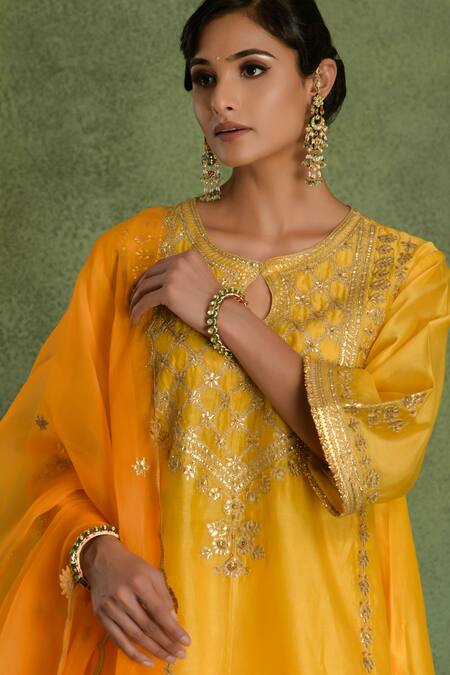 Buy_saina kapoor_Yellow Chanderi Embroidery, Zari Keyhole Neck Choga Kurta Set _Online_at_Aza_Fashions