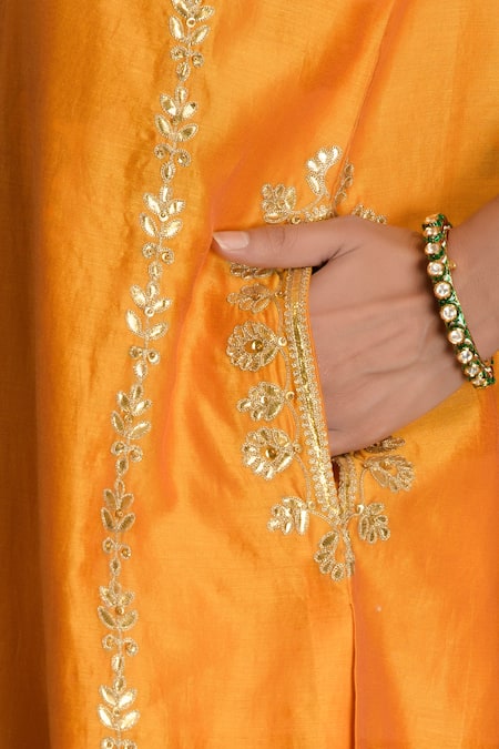 Shop_saina kapoor_Orange Chanderi Embroidery Round Neck Kurta Set _Online_at_Aza_Fashions