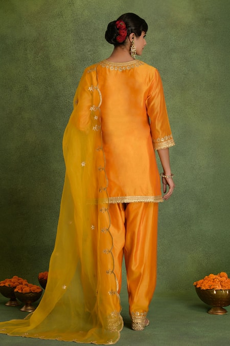 saina kapoor Chanderi Yellow & Orange Choga Kurta Set 