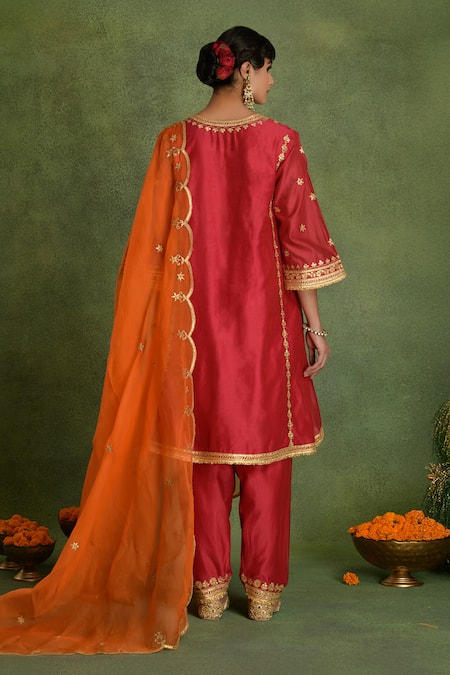 saina kapoor Chanderi Pink Choga Kurta Set 