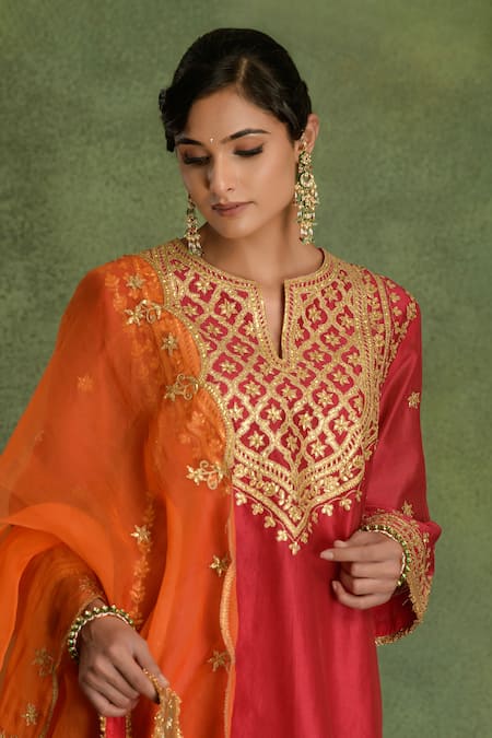 saina kapoor_Pink Chanderi Embroidery Split V-neck Choga Kurta Set _Online_at_Aza_Fashions