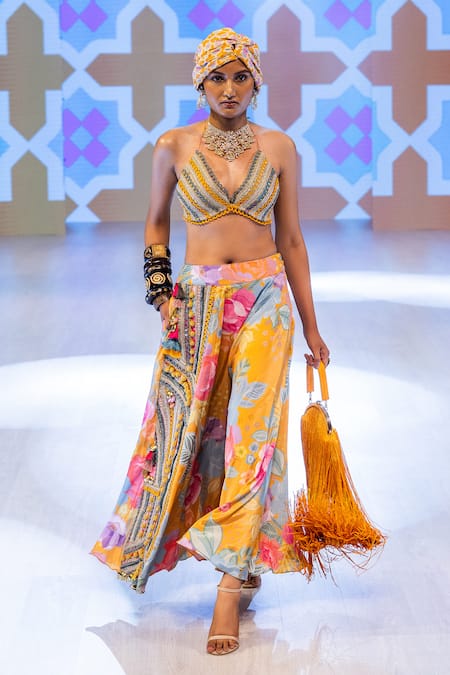 Rishi and Vibhuti Marigold First Look Set 