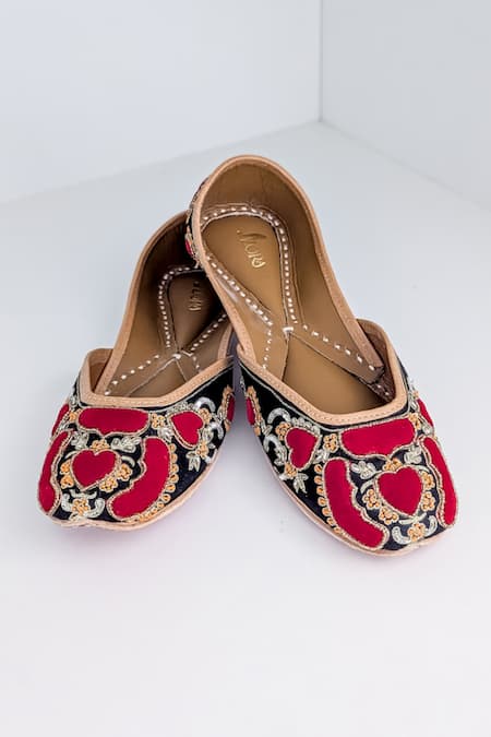 Azora Dilkush Black & Red Embroidered Juttis 