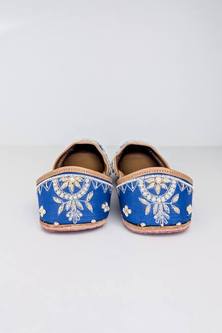 Buy_Azora_Blue Naayab Embroidered Raw Silk Juttis _Online_at_Aza_Fashions