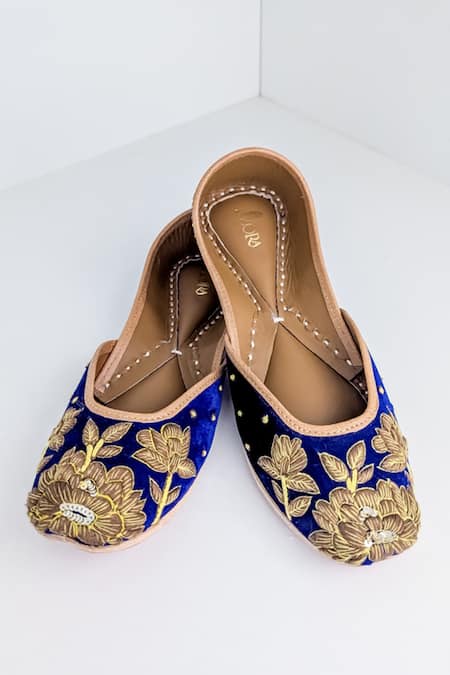 Azora Gulbahar Velvet Juttis 