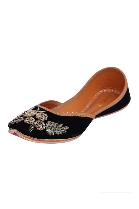 Kurrbat_Black Aza Velvet Embroidered Juttis _at_Aza_Fashions