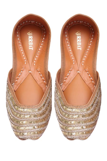 Kurrbat Chandelier Embroidered Juttis 