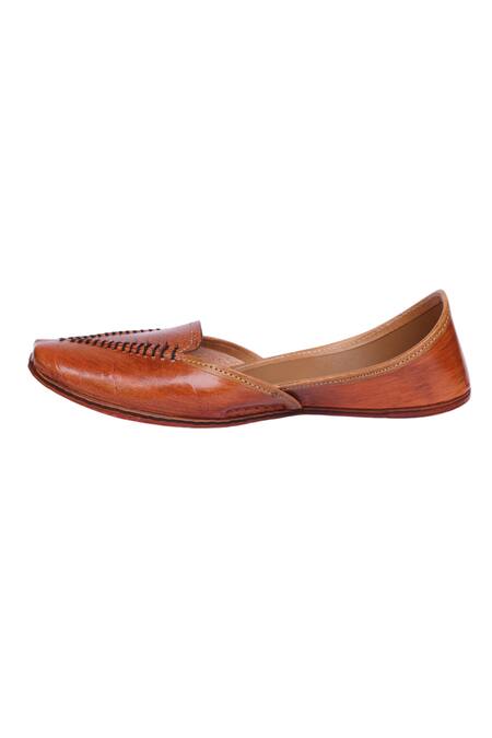 Buy_Kurrbat_Tan Designer Brown Juttis _Online_at_Aza_Fashions