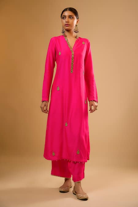 Label Niti Bothra_Pink Silk Embroidery V-neck Kurta With Pant _Online_at_Aza_Fashions