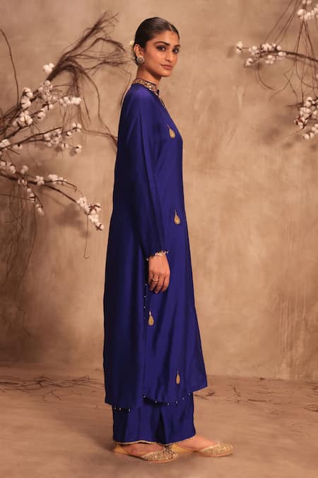 Label Niti Bothra_Blue Silk Embroidery Mandarin Collar Kurta With Pant _Online_at_Aza_Fashions