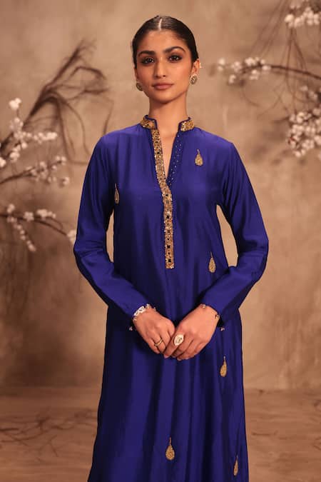 Buy_Label Niti Bothra_Blue Silk Embroidery Mandarin Collar Kurta With Pant _Online_at_Aza_Fashions