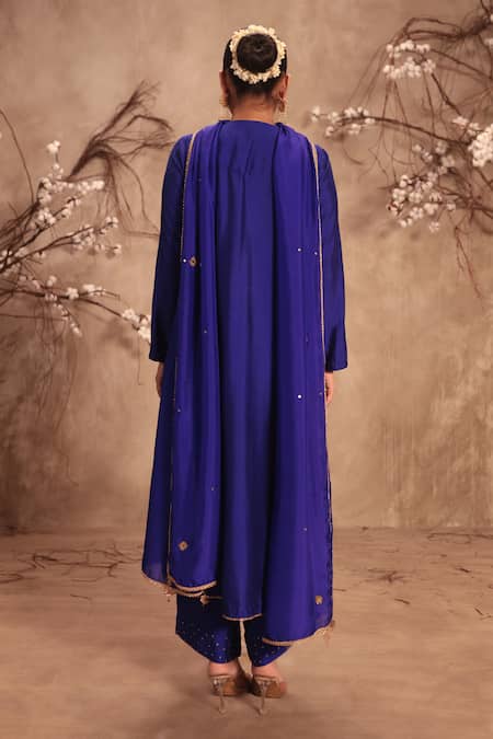 Label Niti Bothra Embroidered Kurta With Pant 