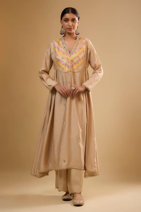 Label Niti Bothra_Ivory Silk Embroidery V-neck Kurta With Pant _Online_at_Aza_Fashions