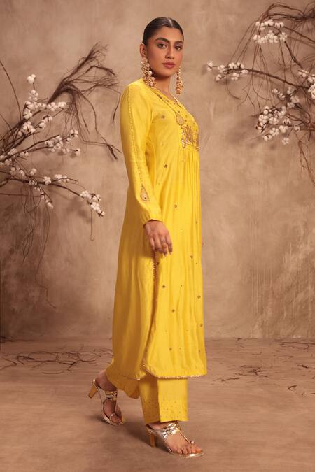 Buy_Label Niti Bothra_Yellow Silk Embroidery Notched Neck Yoke Kurta With Pant _Online_at_Aza_Fashions
