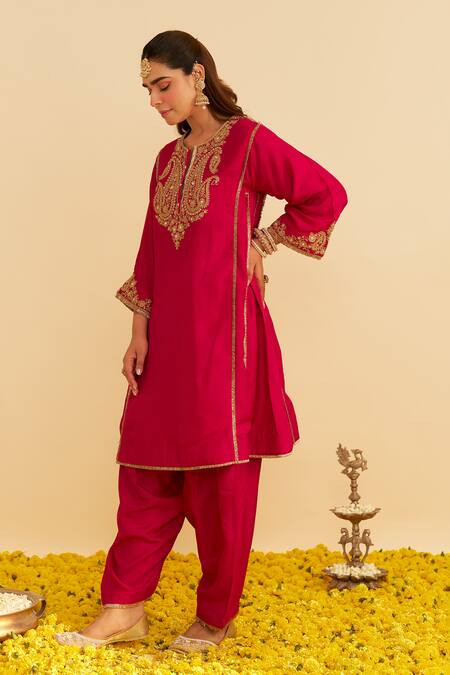 Sheetal Batra Pink Silk Embroidery Round Neck Ayra Kurta Set at Aza Fashions Sheetal Batra_Pink Silk Embroidery Round Neck Ayra Kurta Set _at_Aza_Fashions