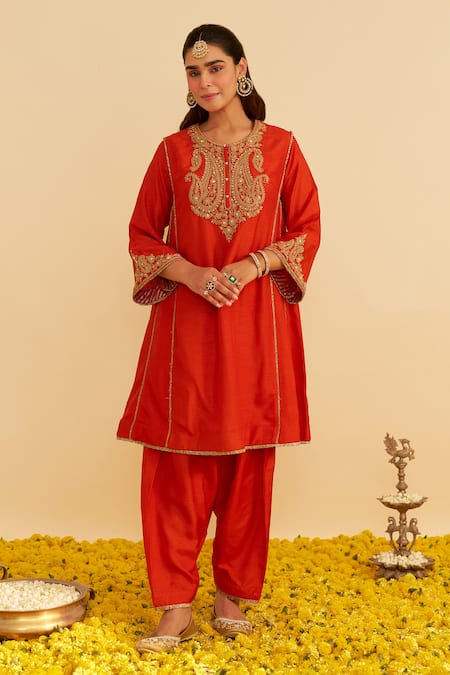 Sheetal Batra_Orange Silk Organza Embroidery Round Neck Ayra Kurta Set _Online_at_Aza_Fashions