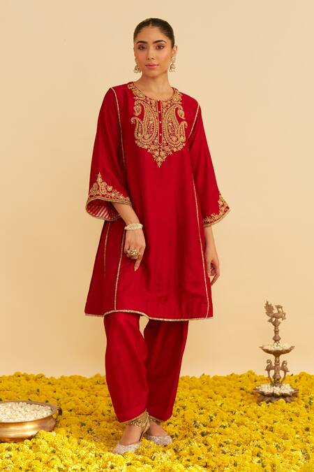 Sheetal Batra Red Silk Organza Embroidery Round Neck Ayra Kurta Set at Aza Fashions Sheetal Batra_Red Silk Organza Embroidery Round Neck Ayra Kurta Set _at_Aza_Fashions