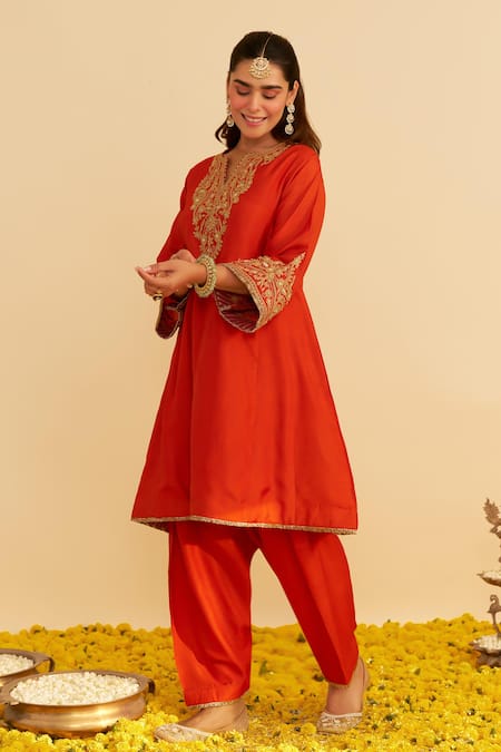 Sheetal Batra Orange Embroidery Round Neck Marwa Chauga Kurta Set Online at Aza Fashions Sheetal Batra_Orange Embroidery Round Neck Marwa Chauga Kurta Set _Online_at_Aza_Fashions