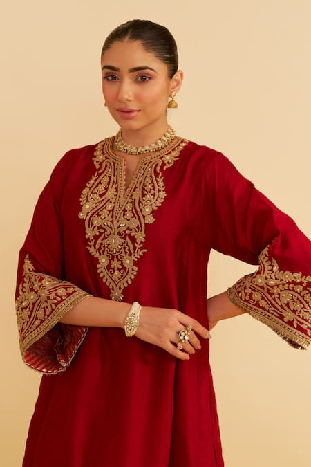 Sheetal Batra_Red Embroidery Round Neck Marwa Chauga Kurta Set _Online_at_Aza_Fashions