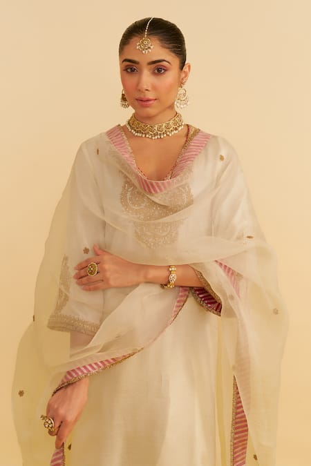 Sheetal Batra Ivory Silk Organza Embroidery Split V-neck Haayat Kaftan Set Online at Aza Fashions Sheetal Batra_Ivory Silk Organza Embroidery Split V-neck Haayat Kaftan Set _Online_at_Aza_Fashions