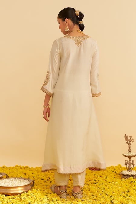 Shop Sheetal Batra Ivory Silk Organza Embroidery Split V-neck Haayat Kaftan Set at Aza Fashions Shop_Sheetal Batra_Ivory Silk Organza Embroidery Split V-neck Haayat Kaftan Set _at_Aza_Fashions