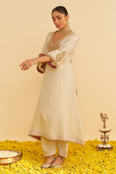 Shop Sheetal Batra Ivory Silk Organza Embroidery Split V-neck Haayat Kaftan Set Online at Aza Fashions Shop_Sheetal Batra_Ivory Silk Organza Embroidery Split V-neck Haayat Kaftan Set _Online_at_Aza_Fashions