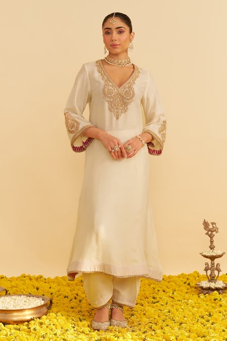Sheetal Batra Ivory Silk Organza Embroidery Split V-neck Haayat Kaftan Set at Aza Fashions Sheetal Batra_Ivory Silk Organza Embroidery Split V-neck Haayat Kaftan Set _at_Aza_Fashions