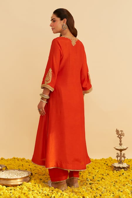 Shop Sheetal Batra Orange Silk Organza Zari V-neck Haayat Kaftan Set at Aza Fashions Shop_Sheetal Batra_Orange Silk Organza Zari V-neck Haayat Kaftan Set _at_Aza_Fashions