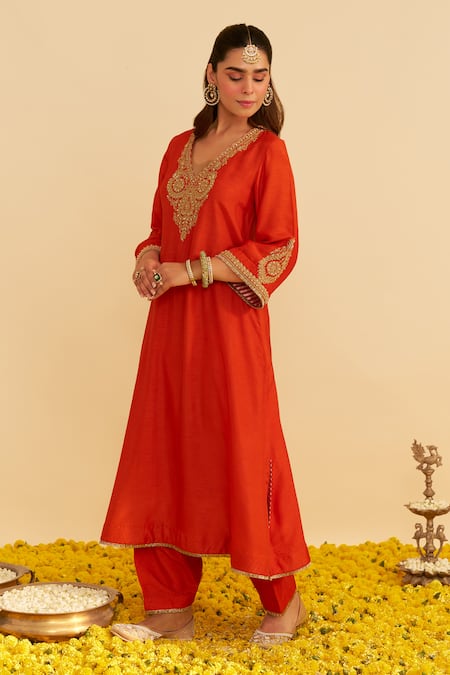 Buy Sheetal Batra Orange Silk Organza Zari V-neck Haayat Kaftan Set Online at Aza Fashions Buy_Sheetal Batra_Orange Silk Organza Zari V-neck Haayat Kaftan Set _Online_at_Aza_Fashions
