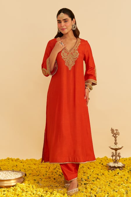 Shop Sheetal Batra Orange Silk Organza Zari V-neck Haayat Kaftan Set Online at Aza Fashions Shop_Sheetal Batra_Orange Silk Organza Zari V-neck Haayat Kaftan Set _Online_at_Aza_Fashions