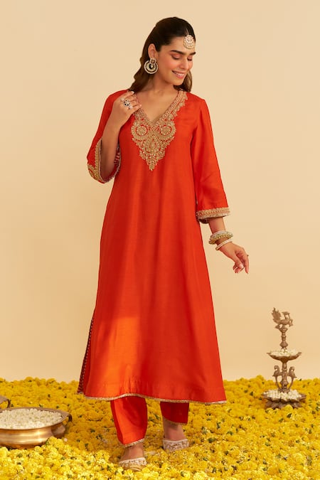 Sheetal Batra Orange Silk Organza Zari V-neck Haayat Kaftan Set at Aza Fashions Sheetal Batra_Orange Silk Organza Zari V-neck Haayat Kaftan Set _at_Aza_Fashions