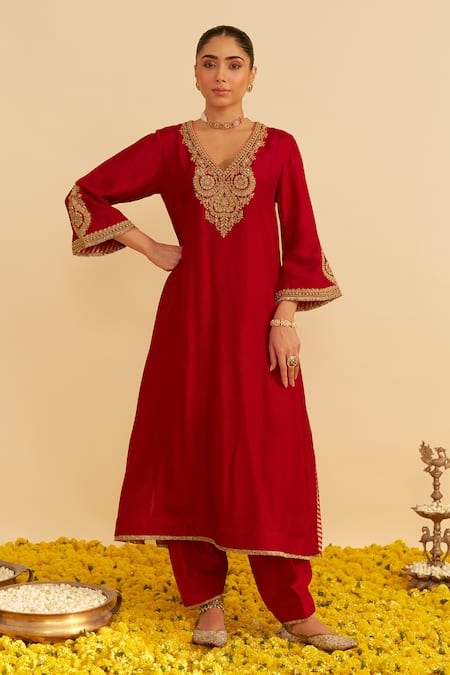 Sheetal Batra_Red Silk Organza Embroidery Round Neck Haayat Kaftan Set _at_Aza_Fashions