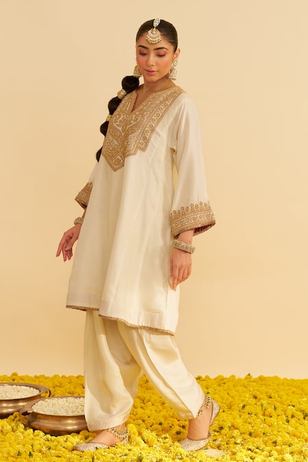 Shop Sheetal Batra Ivory Embroidery Split V-neck Mehza Kurta Set Online at Aza Fashions Shop_Sheetal Batra_Ivory Embroidery Split V-neck Mehza Kurta Set _Online_at_Aza_Fashions