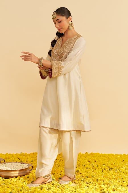 Shop_Sheetal Batra_Ivory Embroidery Split V-neck Mehza Kurta Set 
