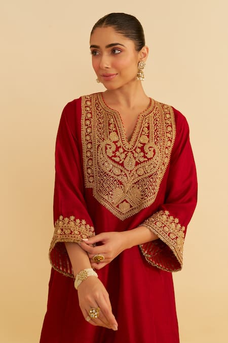 Shop_Sheetal Batra_Red Silk Organza Embroidery Split V-neck Mehza Kurta Set _Online_at_Aza_Fashions