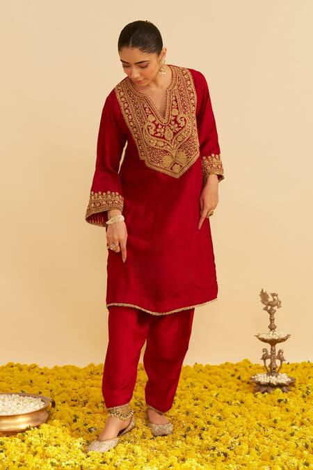 Sheetal Batra_Red Silk Organza Embroidery Split V-neck Mehza Kurta Set _at_Aza_Fashions