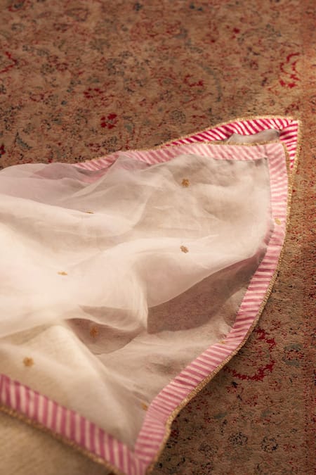 Sheetal Batra_Ivory Embroidery Round Neck Amaya Kaftan Set _Online_at_Aza_Fashions