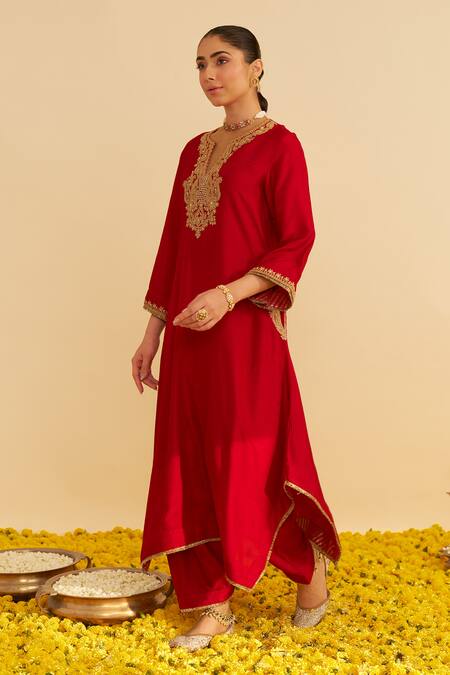 Buy Sheetal Batra Red Silk Organza Embroidery Split V-neck Amaya Kaftan Set Online at Aza Fashions Buy_Sheetal Batra_Red Silk Organza Embroidery Split V-neck Amaya Kaftan Set _Online_at_Aza_Fashions