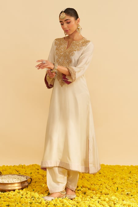 Shop_Sheetal Batra_Ivory Silk Embroidery Round Neck Hiba Kaftan Set _Online_at_Aza_Fashions